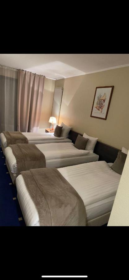 Park Hotel Airport Charleroi Bagian luar foto